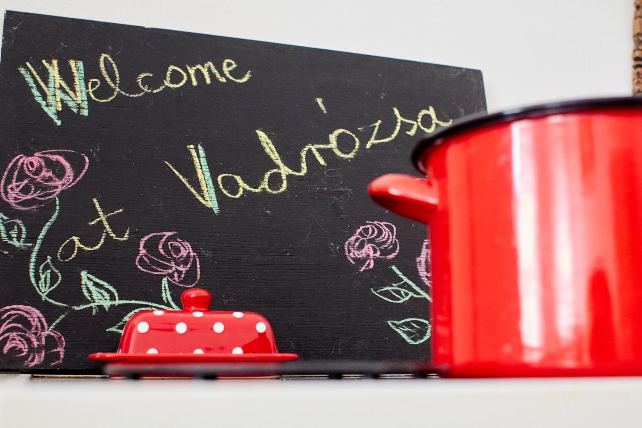 Vadrozsa Vendeghaz Racalmas Guest House ภายนอก รูปภาพ